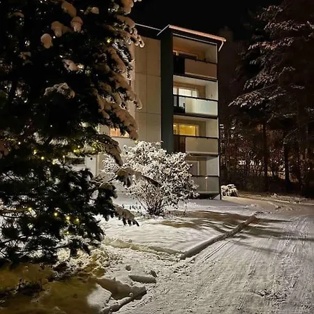 Apartment Spacious For 5 Next To The Train Station