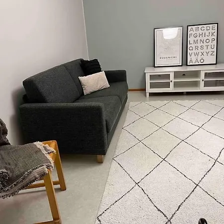 Spacious For 5 Next To The Train Station Apartment *
